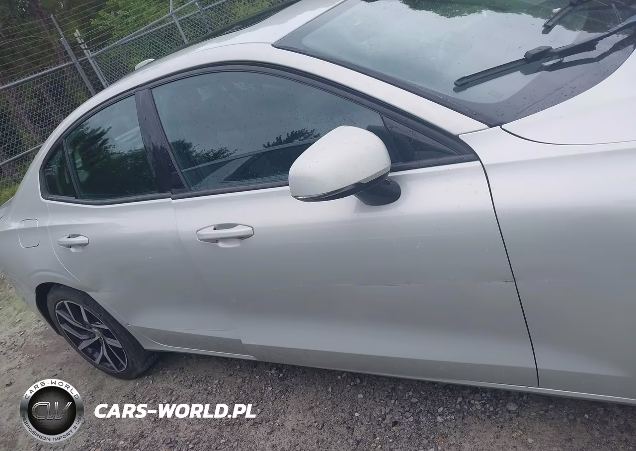 2019 Volvo S60 T6 Momentum VIN:7JRA22TK3KG006698 - 13