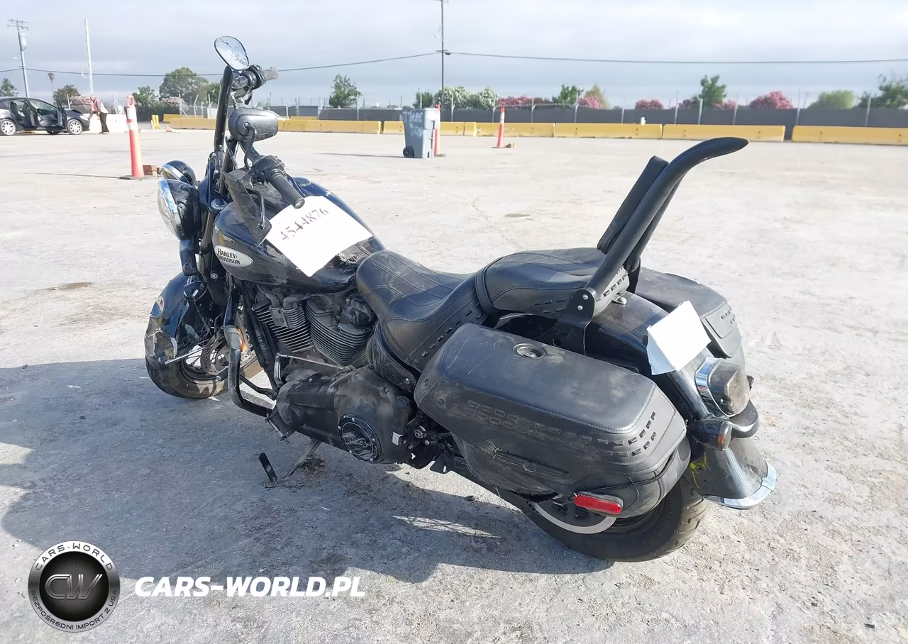 2023 Harley-Davidson Flhcs VIN:1HD1YBK25PB036741 - 3