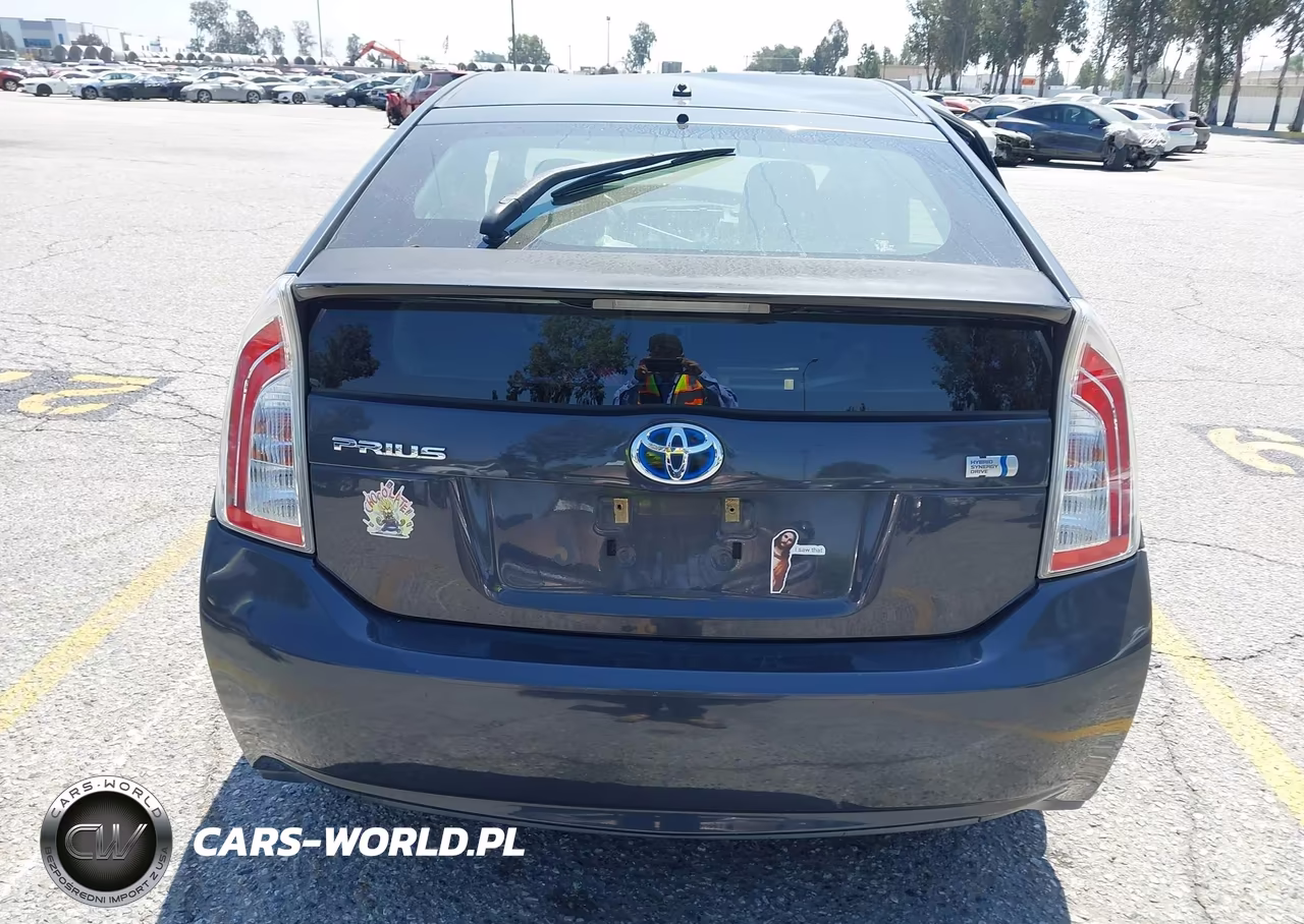 2014 Toyota Prius Two VIN:JTDKN3DU7E1770593 - 16