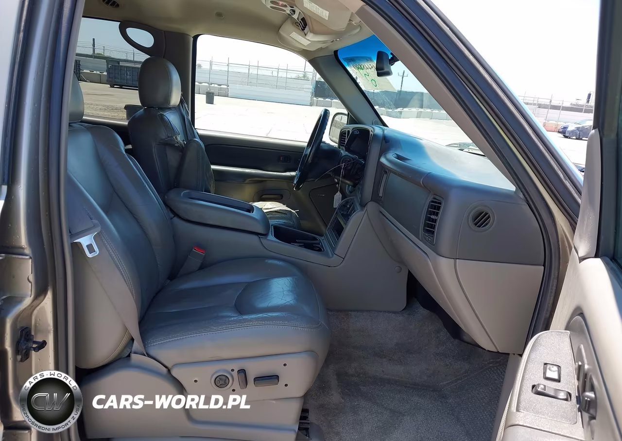 2003 Chevrolet Tahoe Lt VIN:1GNEC13TX3J331070 - 5