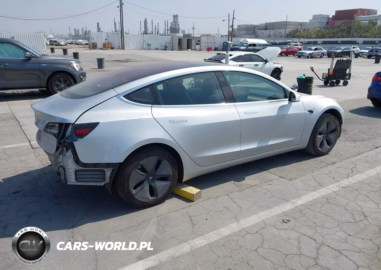 2018 Tesla Model 3 Long Range-Mid Range VIN:5YJ3E1EA5JF032435 - 4