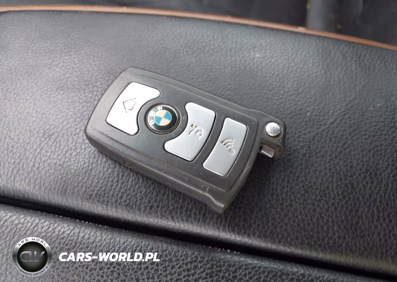 2007 BMW 750Li VIN:WBAHN83537DT72944 - 11