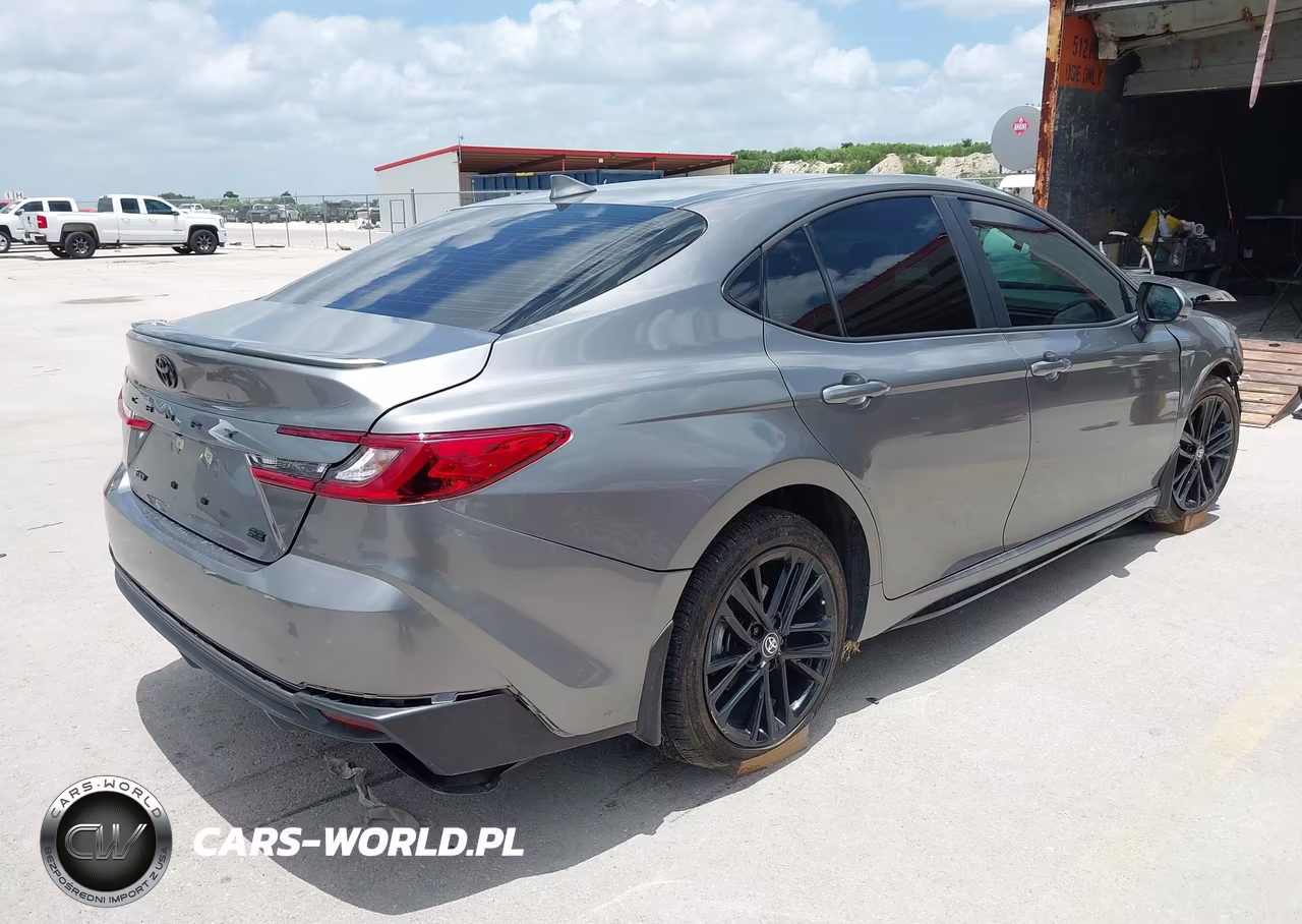2026 Toyota Camry Se VIN:4T1DAACK1TU670425 - 4