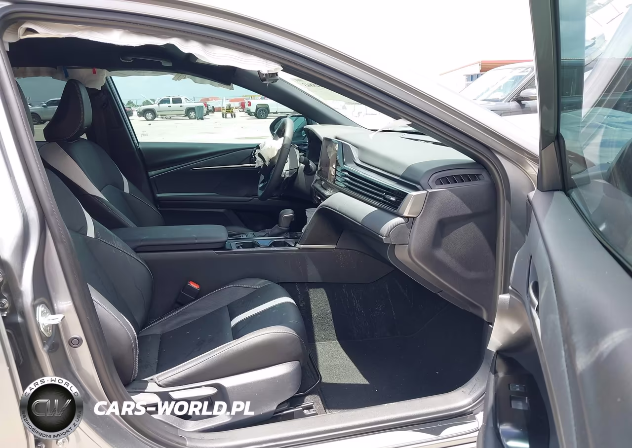 2026 Toyota Camry Se VIN:4T1DAACK1TU670425 - 5