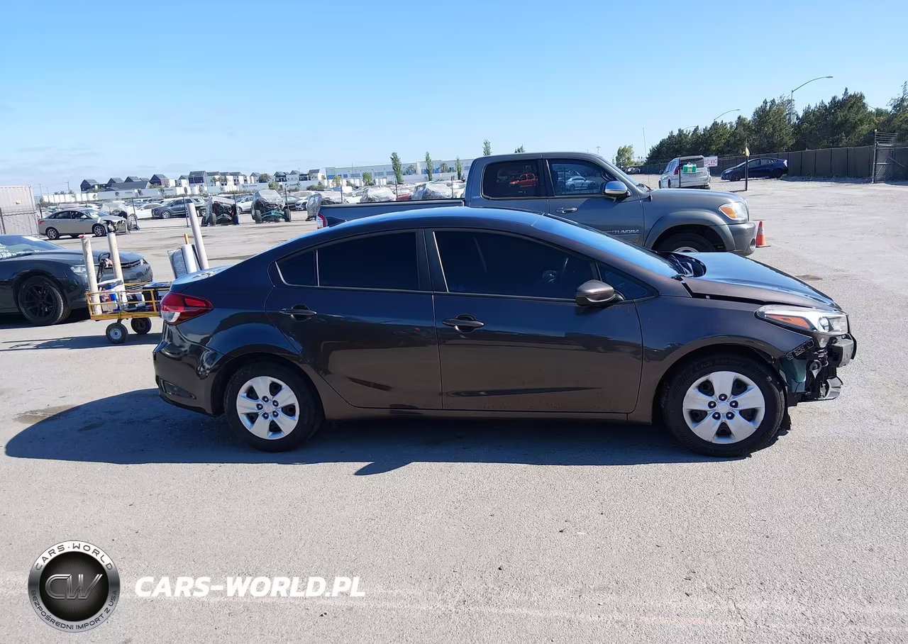 2018 Kia Forte Lx VIN:3KPFK4A77JE167410 - 16