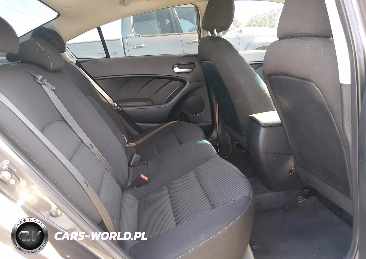 2018 Kia Forte Lx VIN:3KPFK4A77JE167410 - 8