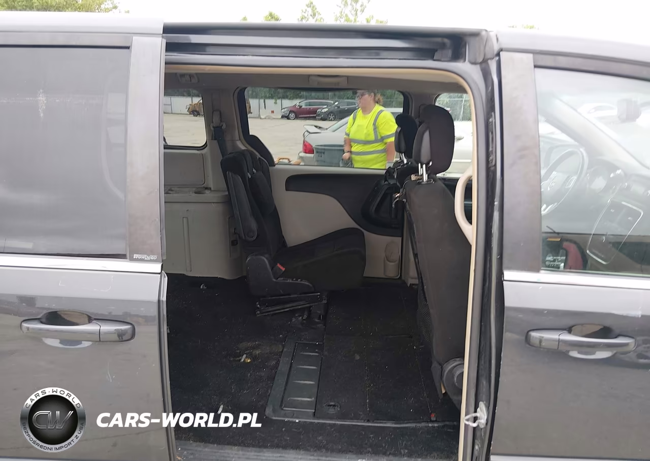 2012 Dodge Grand Caravan Crew VIN:2C4RDGDG6CR109813 - 8