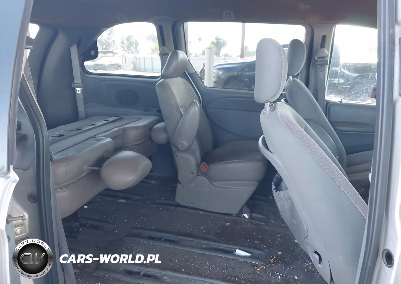 2006 Chrysler Town & Country VIN:1A4GP45R06B757738 - 8