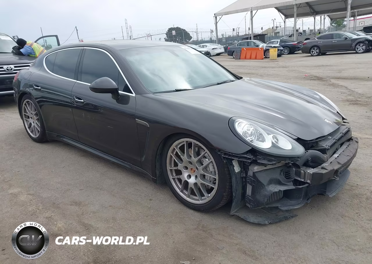 2014 Porsche Panamera 4S