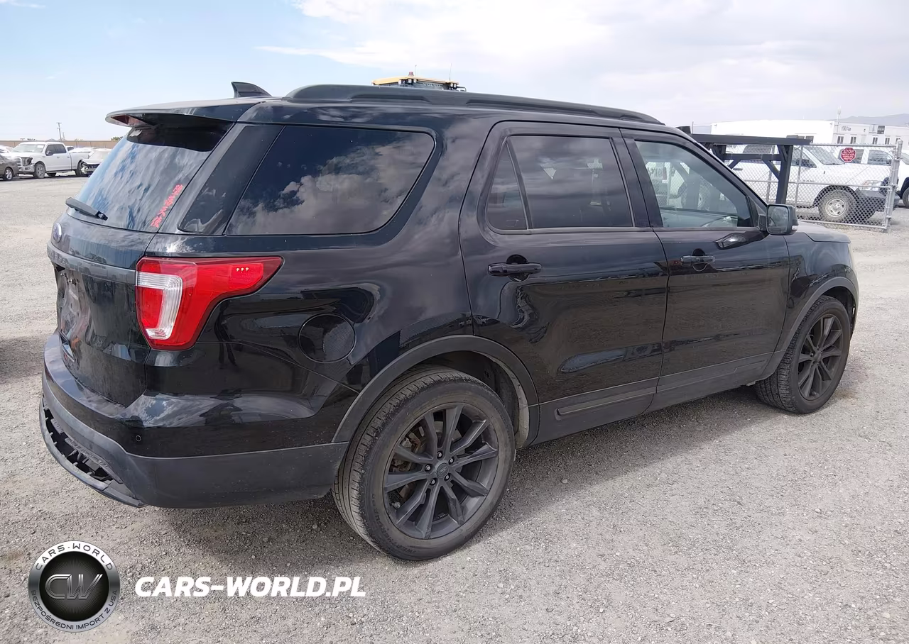 2017 Ford Explorer Xlt VIN:1FM5K7D80HGB14880 - 4