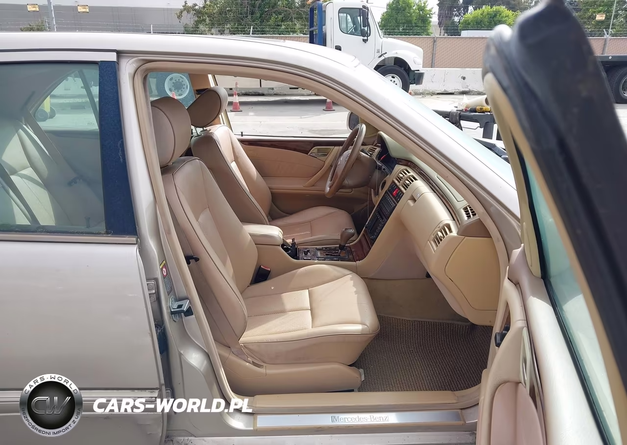 2000 Mercedes-Benz E 320 4M VIN:WDBJF82J3YX040436 - 5