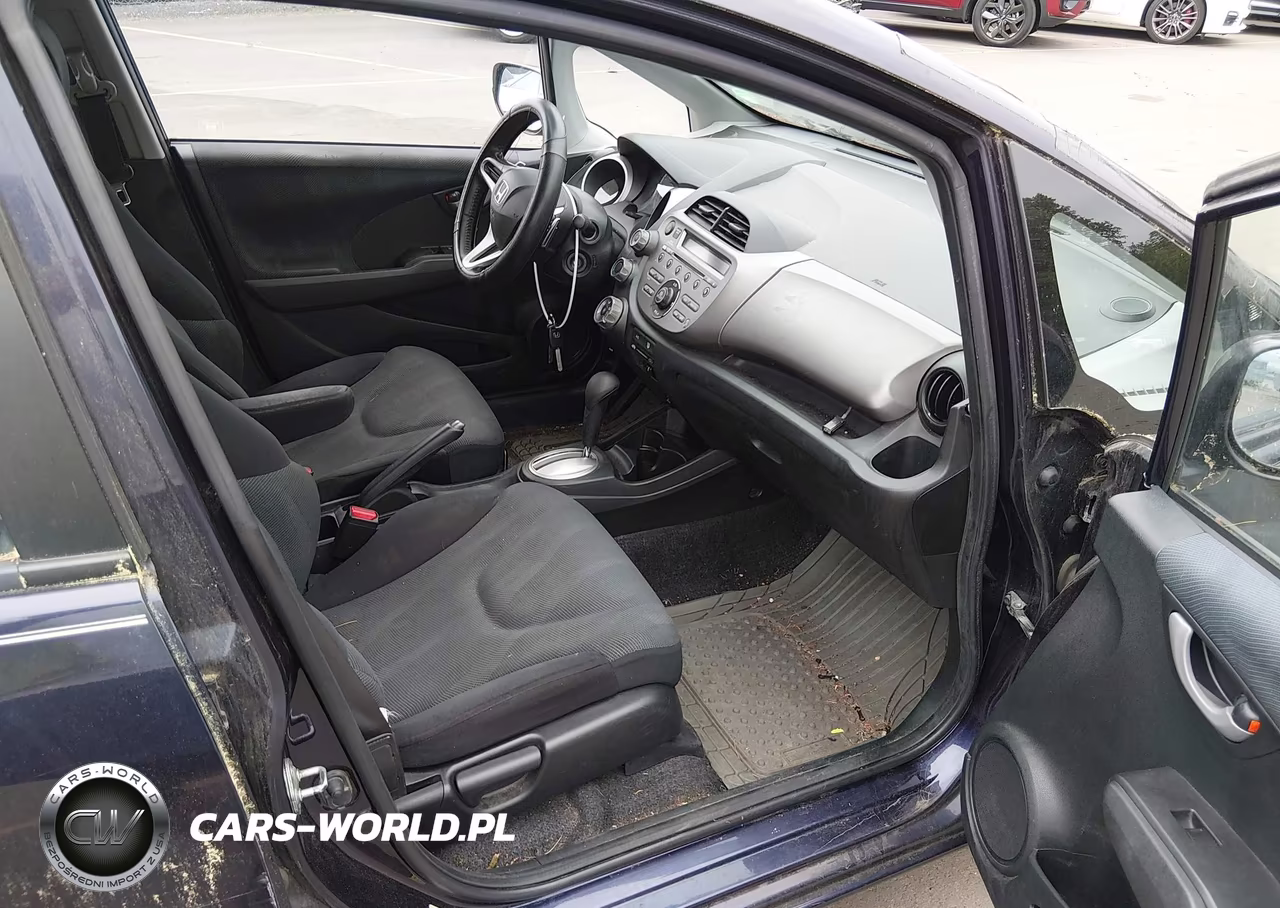 2010 Honda Fit Sport VIN:JHMGE8H4XAC009180 - 5