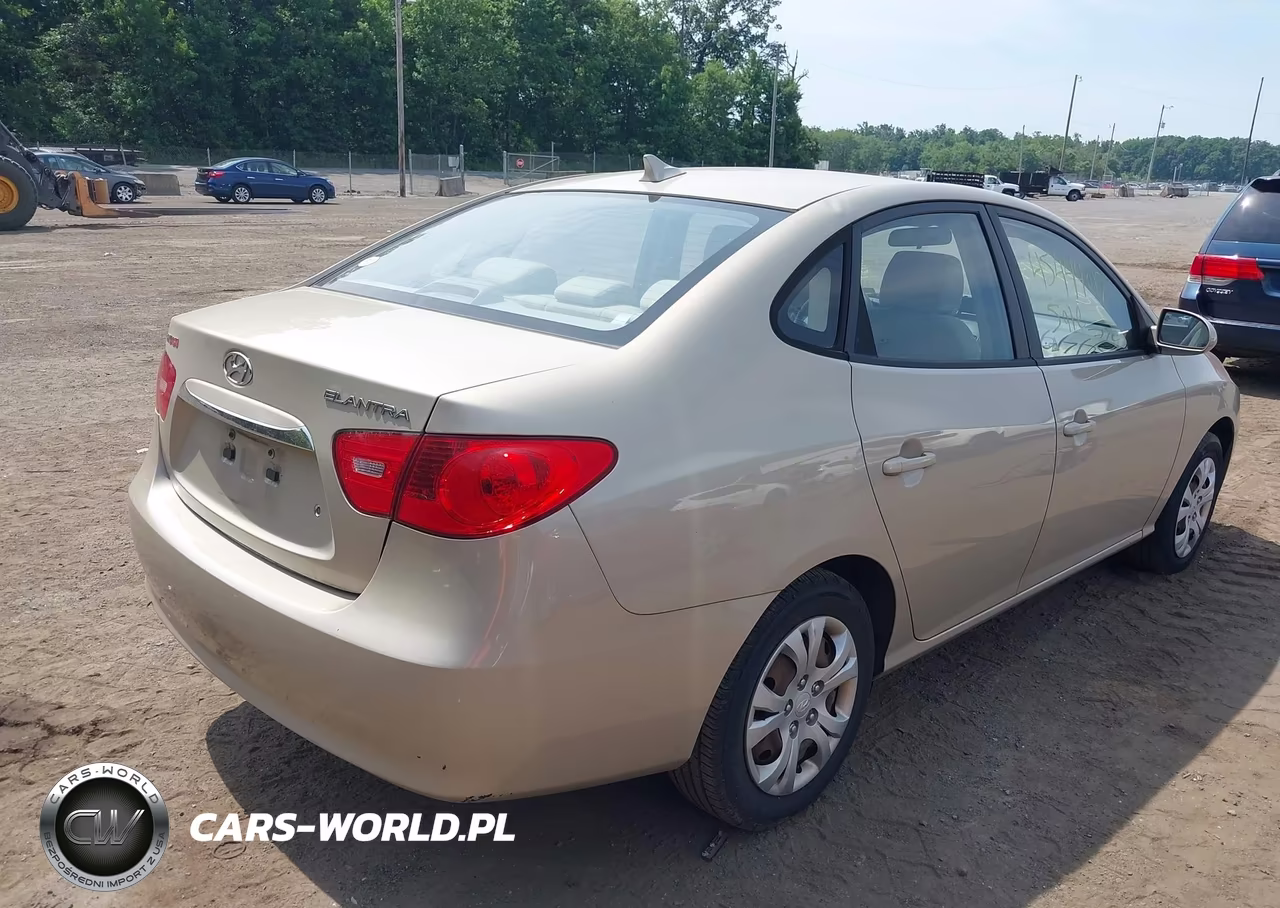 2010 Hyundai Elantra Gls VIN:KMHDU4AD5AU975680 - 4