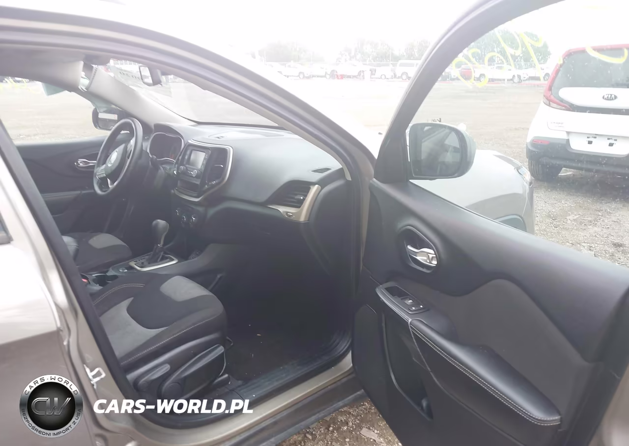 2016 Jeep Cherokee Sport VIN:1C4PJLAB1GW264798 - 5