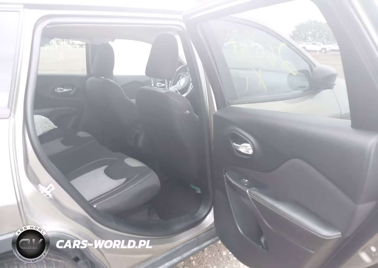 2016 Jeep Cherokee Sport VIN:1C4PJLAB1GW264798 - 8