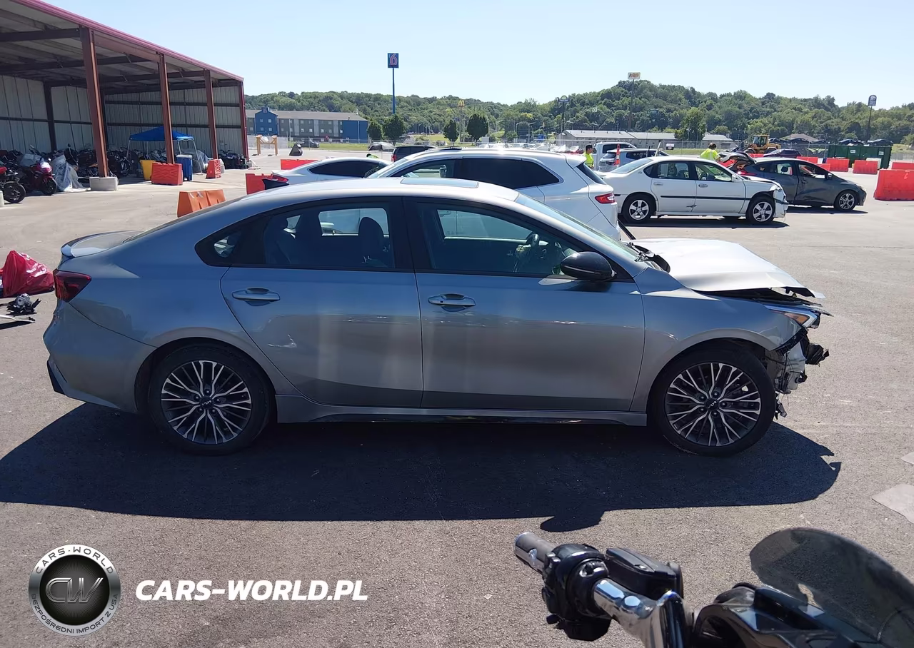 2024 Kia Forte Gt-Line VIN:3KPF54AD4RE811681 - 14