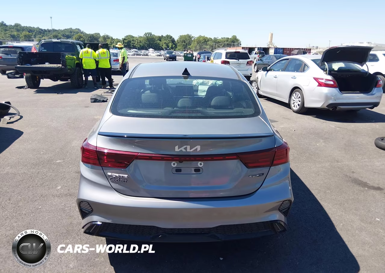 2024 Kia Forte Gt-Line VIN:3KPF54AD4RE811681 - 17