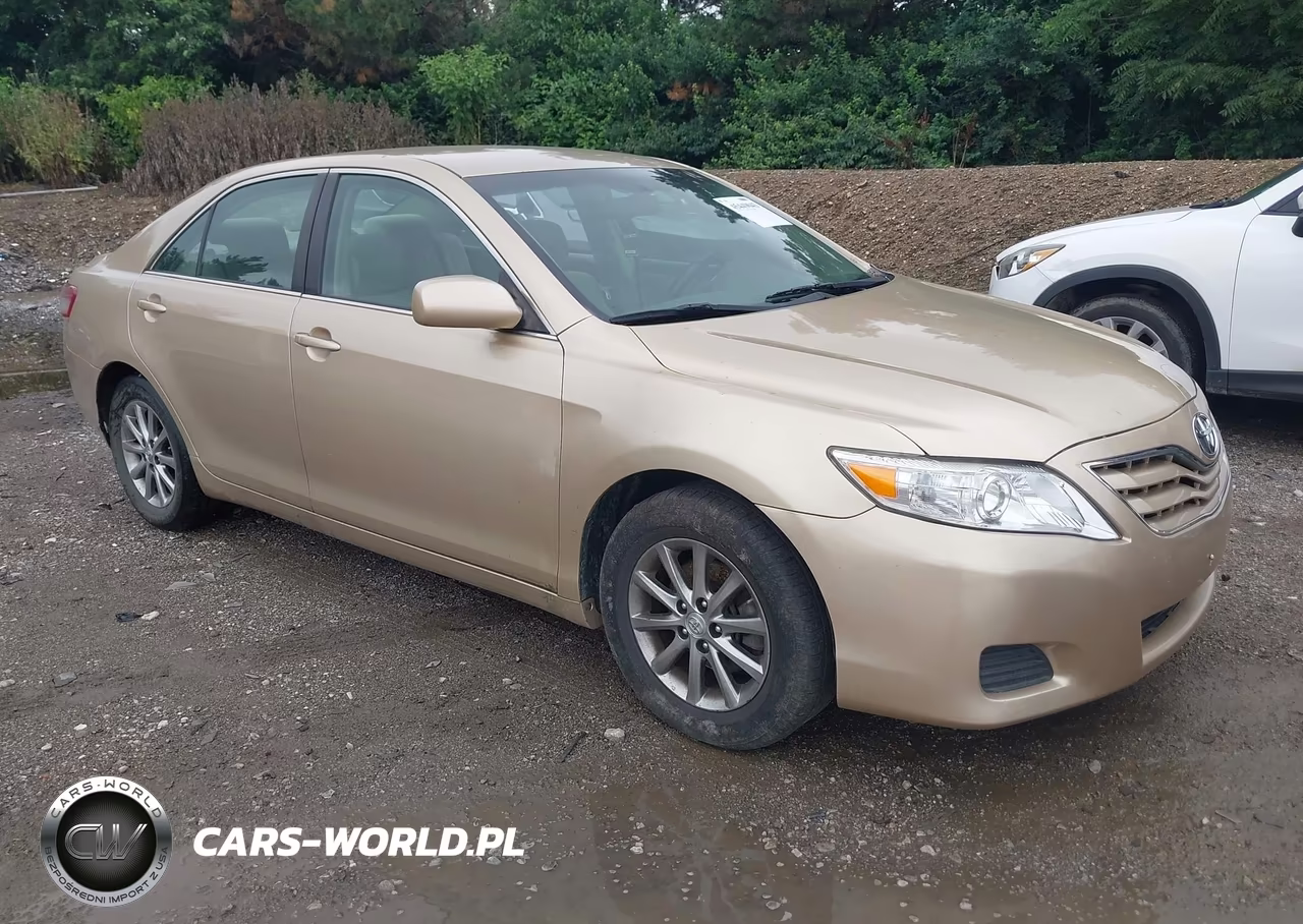 2011 Toyota Camry Le – zdjęcie 1 z 11