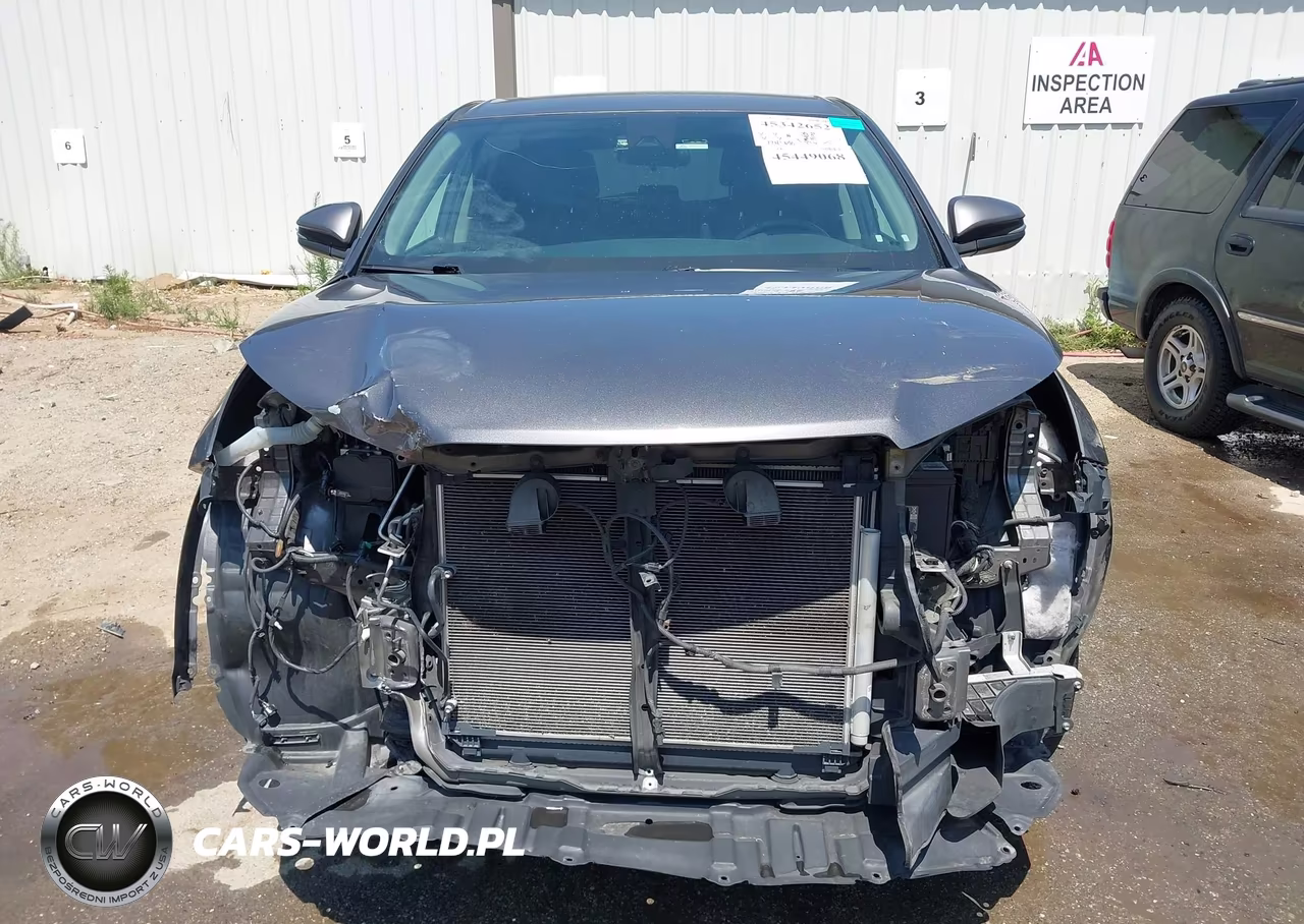 2018 Toyota Highlander Le Plus VIN:5TDZZRFH7JS251742 - 13