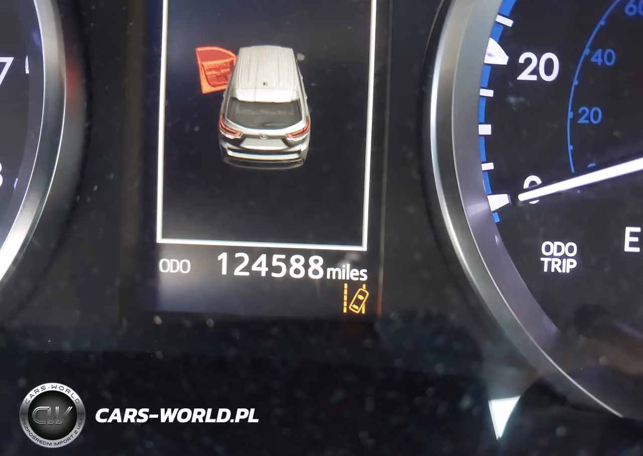 2018 Toyota Highlander Le Plus VIN:5TDZZRFH7JS251742 - 16