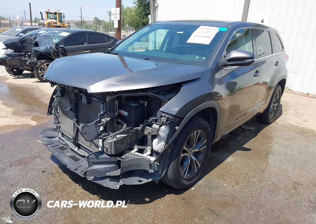 2018 Toyota Highlander Le Plus VIN:5TDZZRFH7JS251742 - 2