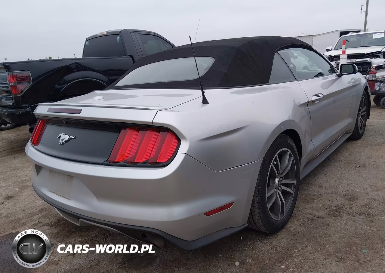 2017 Ford Mustang Ecoboost Premium VIN:1FATP8UH7H5320363 - 4