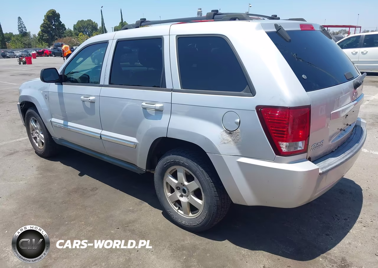 2010 Jeep Grand Cherokee Laredo VIN:1J4PR4GK8AC104555 - 3
