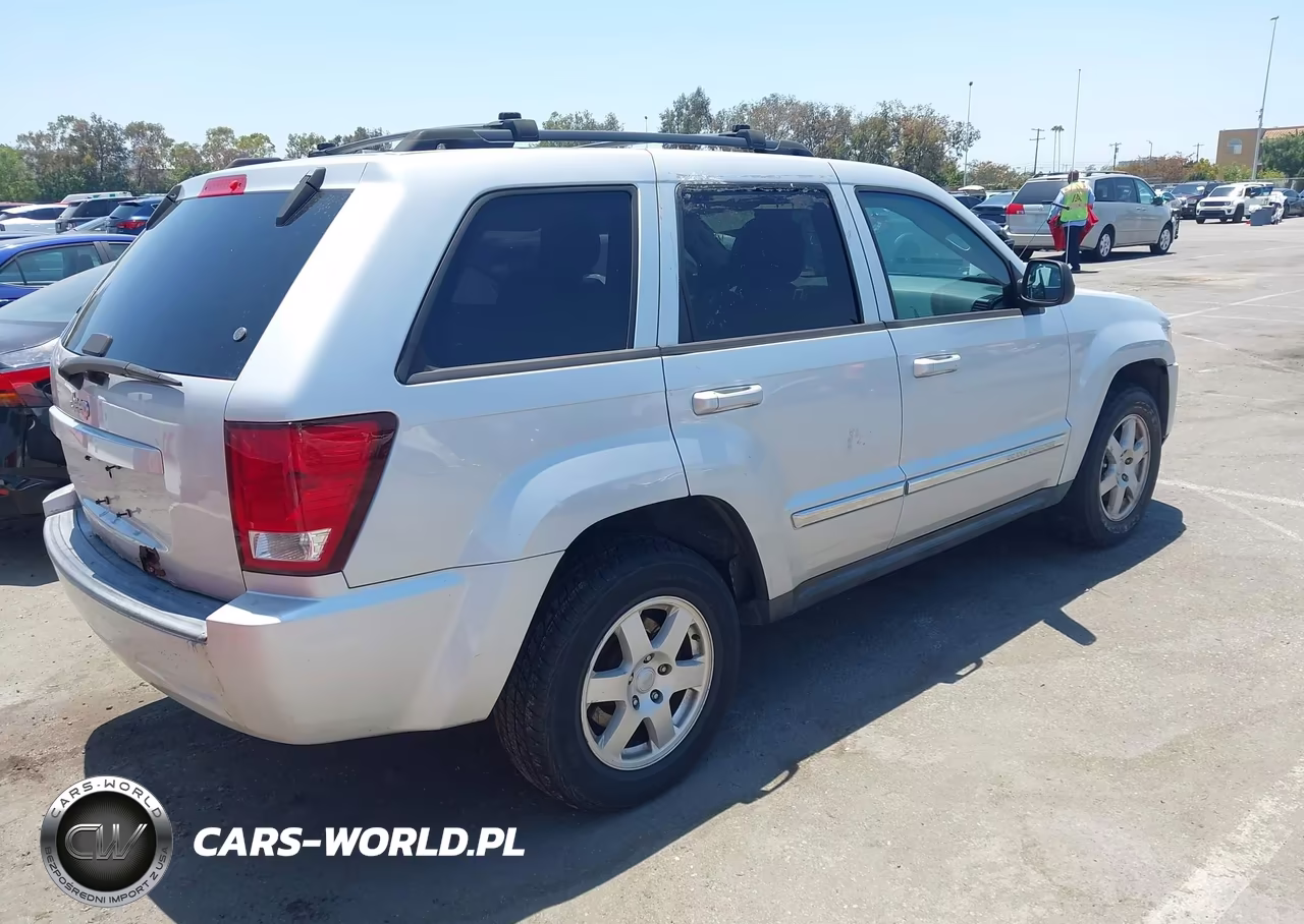 2010 Jeep Grand Cherokee Laredo VIN:1J4PR4GK8AC104555 - 4