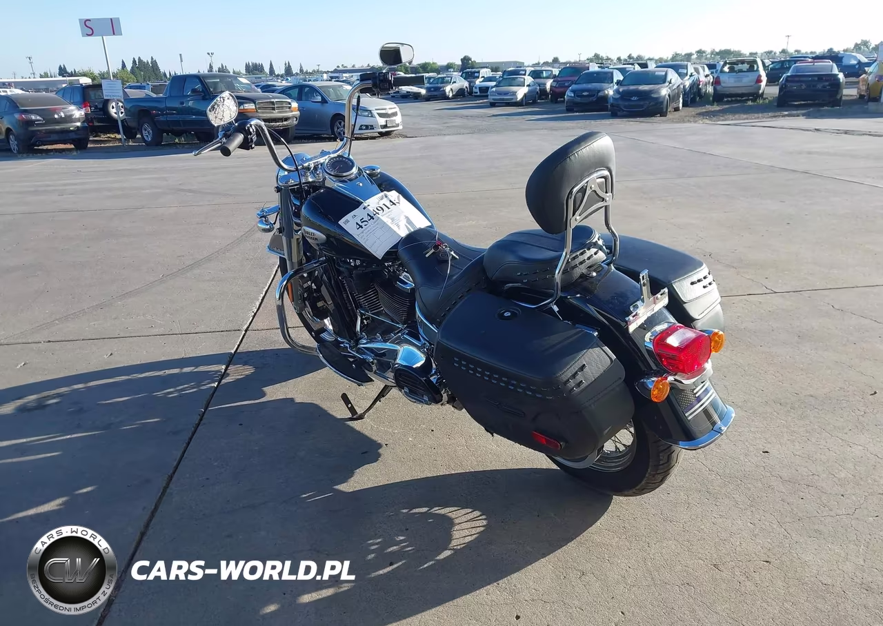 2023 Harley-Davidson Flhcs VIN:1HD1YBK24PB064742 - 3