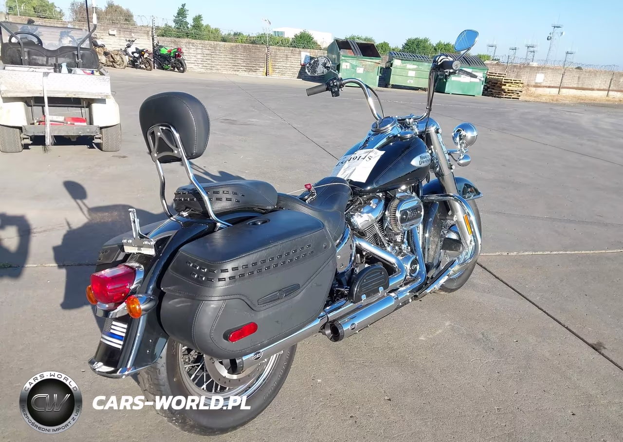 2023 Harley-Davidson Flhcs VIN:1HD1YBK24PB064742 - 4