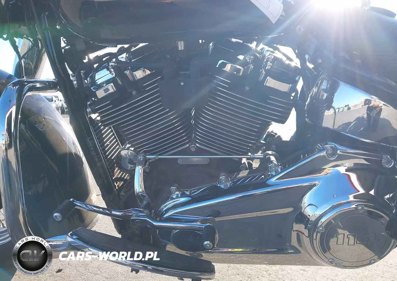 2023 Harley-Davidson Flhcs VIN:1HD1YBK24PB064742 - 9