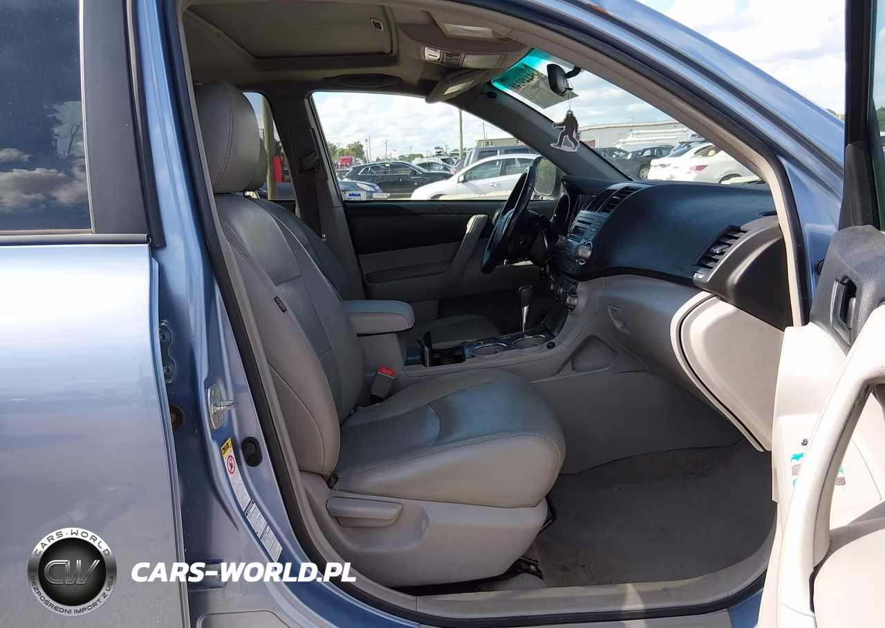 2010 Toyota Highlander Base V6 VIN:5TDBK3EH8AS015069 - 5