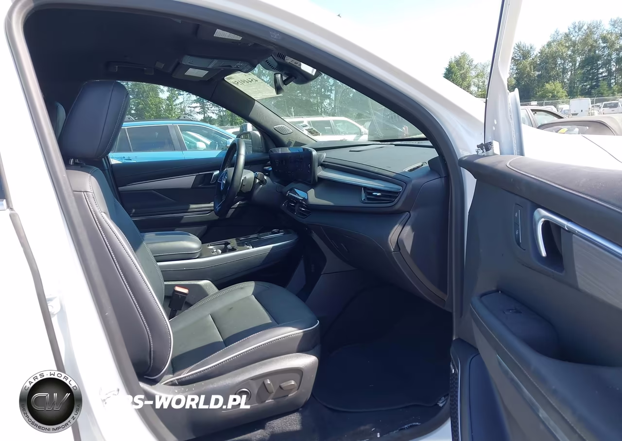 2025 Buick Enclave Preferred Fwd VIN:5GAEVARS7SJ202401 - 5