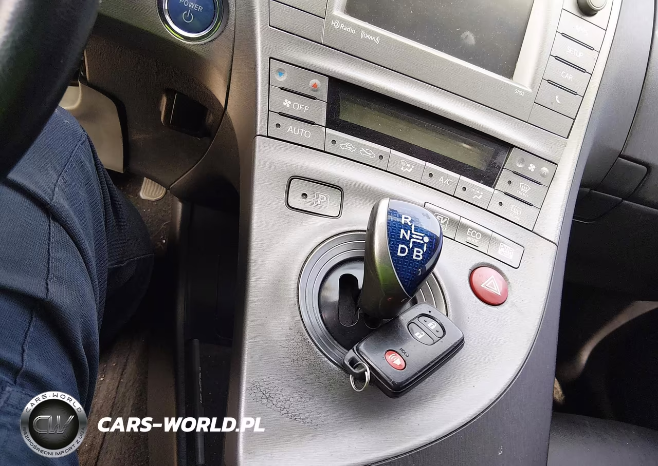 2015 Toyota Prius Persona Series Special Edition VIN:JTDKN3DU4F0416649 - 11