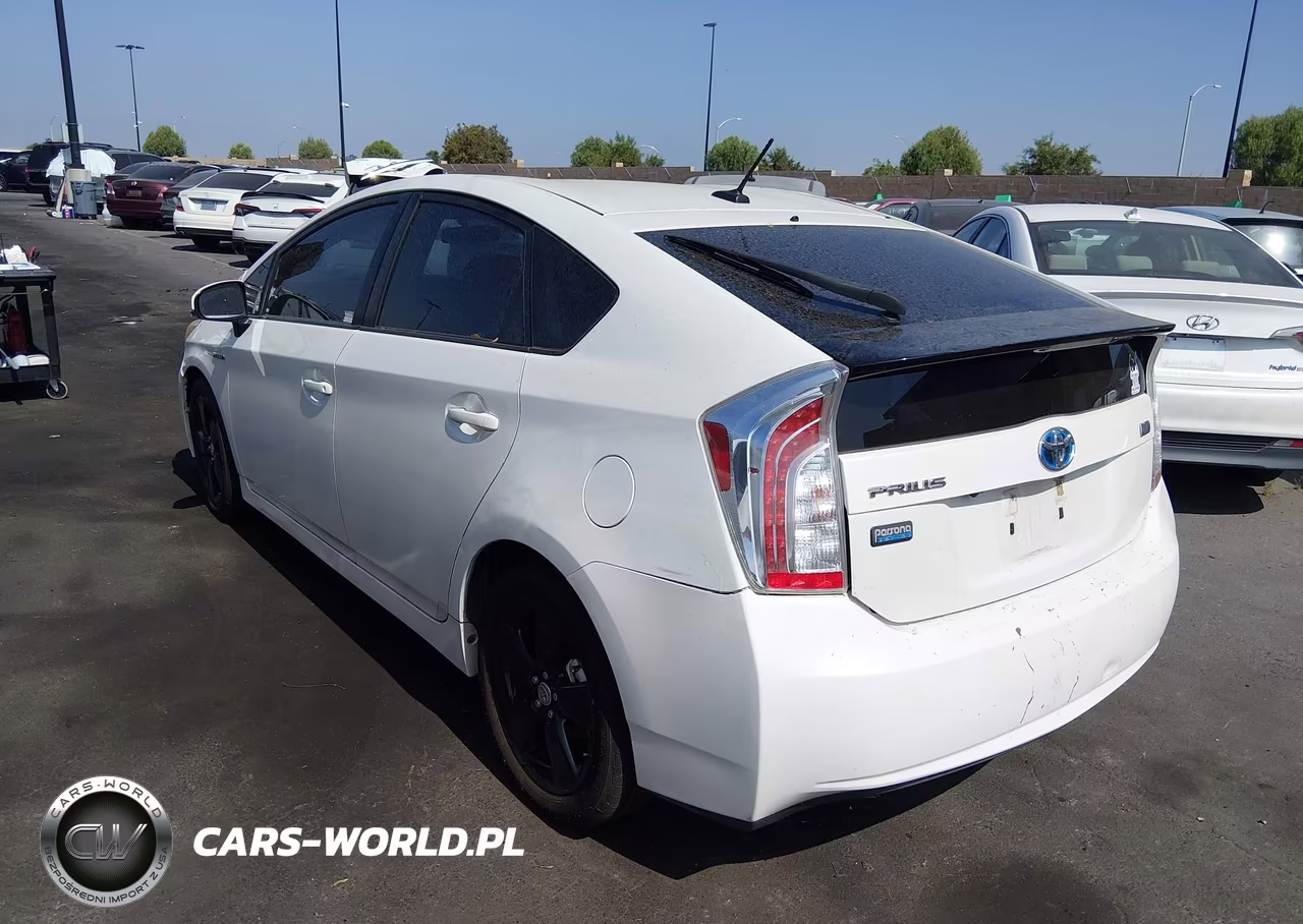 2015 Toyota Prius Persona Series Special Edition VIN:JTDKN3DU4F0416649 - 14