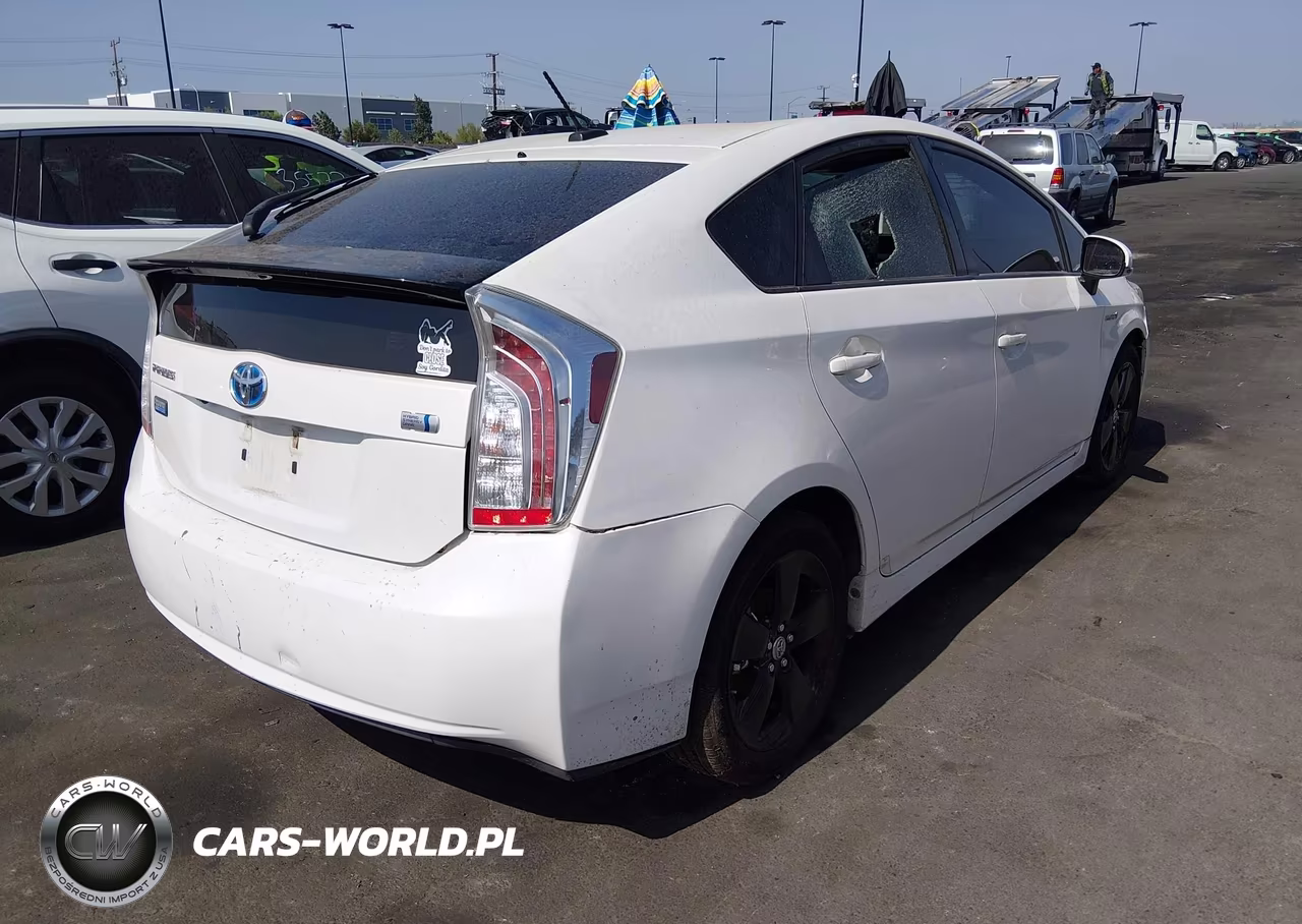 2015 Toyota Prius Persona Series Special Edition VIN:JTDKN3DU4F0416649 - 4
