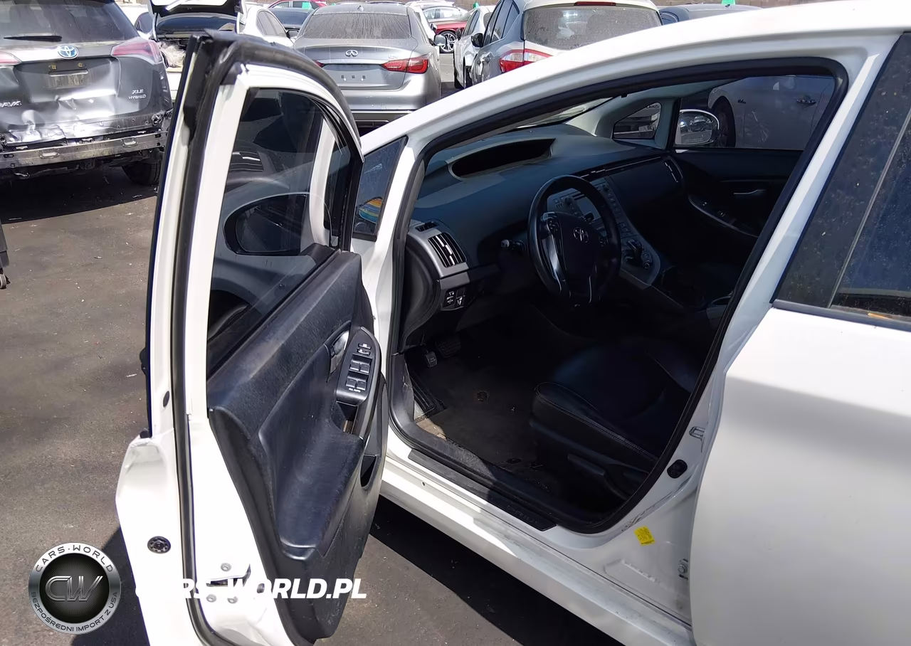 2015 Toyota Prius Persona Series Special Edition VIN:JTDKN3DU4F0416649 - 5