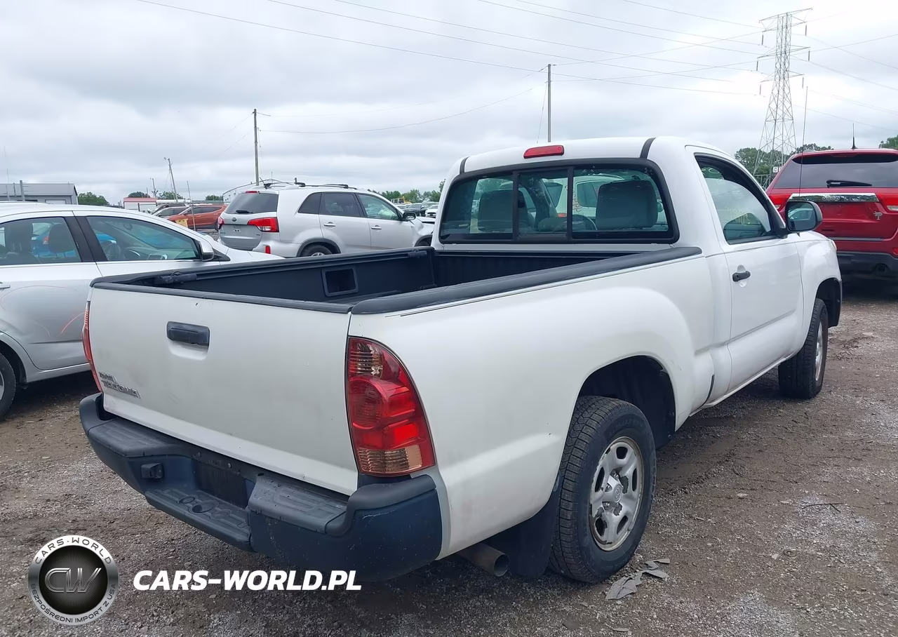 2012 Toyota Tacoma VIN:5TFNX4CNXCX010868 - 4