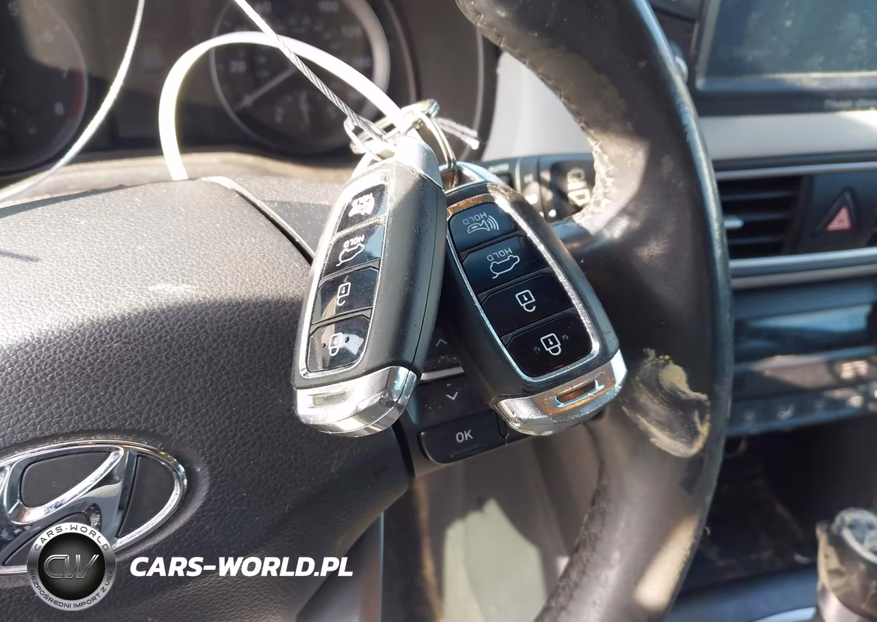 2019 Hyundai Kona Ultimate VIN:KM8K53A59KU229709 - 11