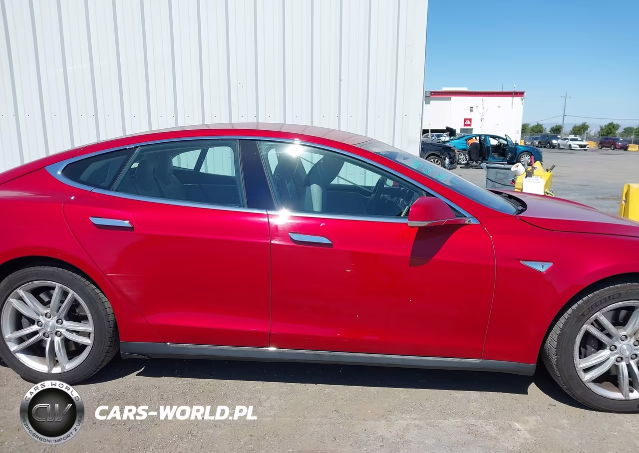 2014 Tesla Model S P85 VIN:5YJSA1H13EFP67469 - 14