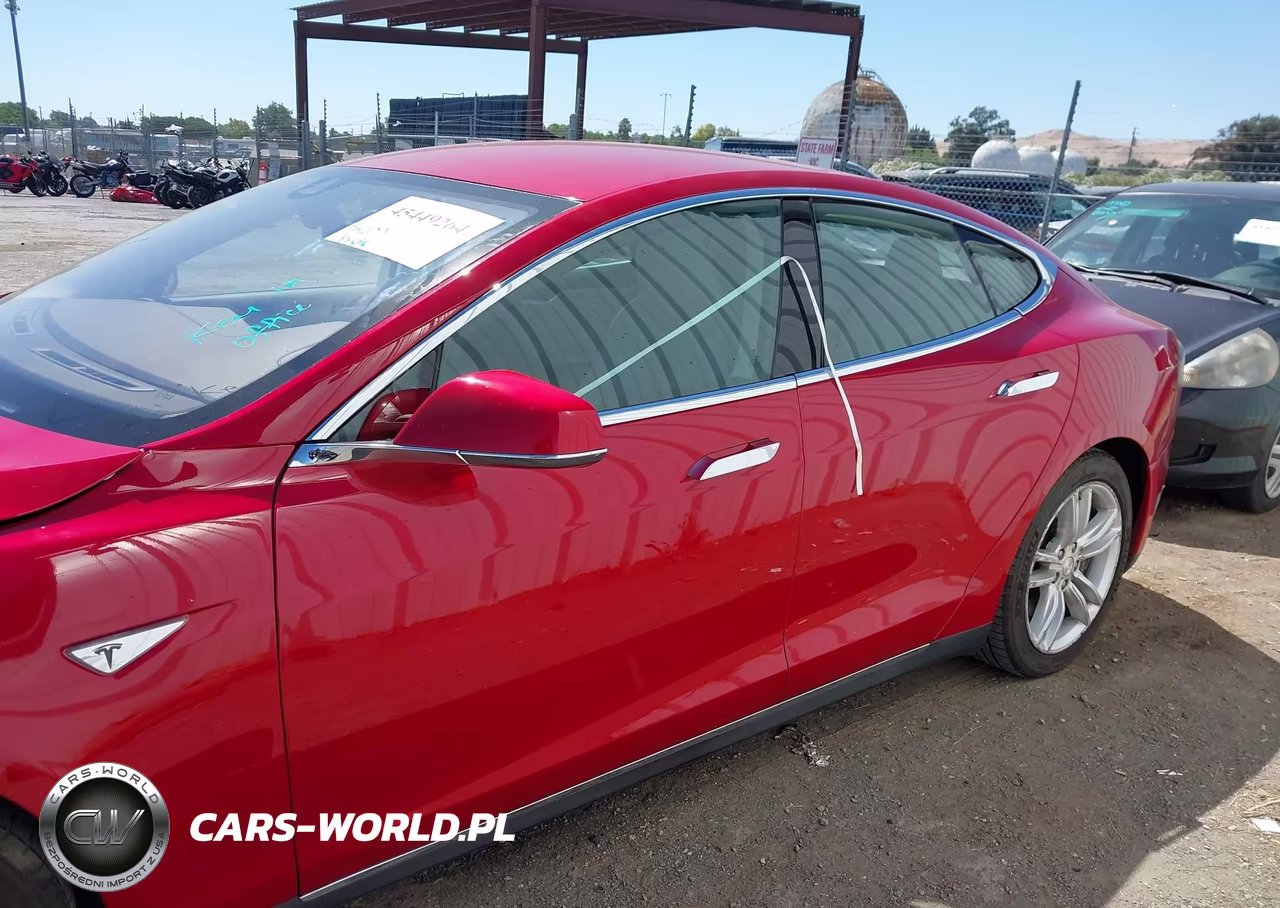 2014 Tesla Model S P85 VIN:5YJSA1H13EFP67469 - 15