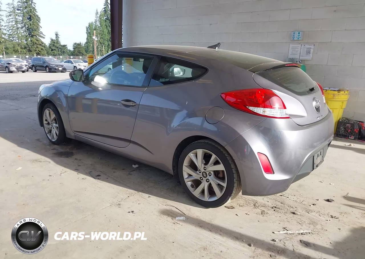 2016 Hyundai Veloster VIN:KMHTC6AD5GU266069 - 3