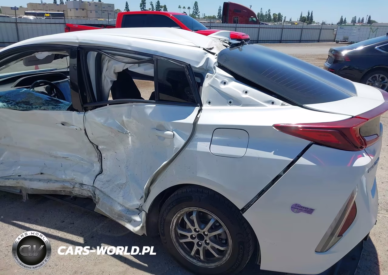 2019 Toyota Prius Prime Premium VIN:JTDKARFP8K3118183 - 12