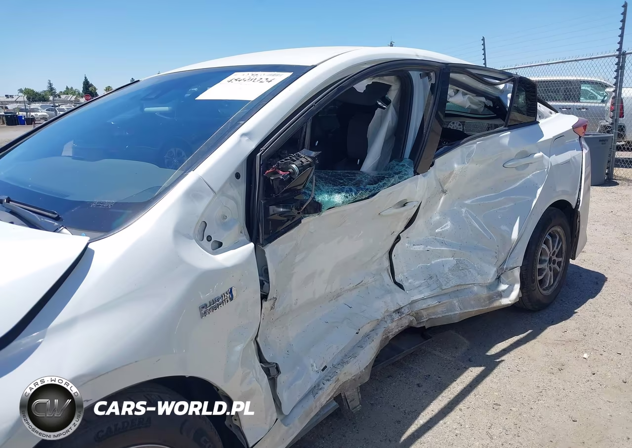 2019 Toyota Prius Prime Premium VIN:JTDKARFP8K3118183 - 6