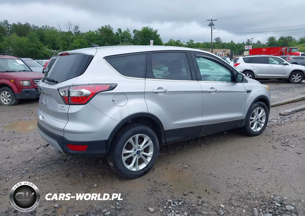 2017 Ford Escape Se VIN:1FMCU0GD2HUA76717 - 4