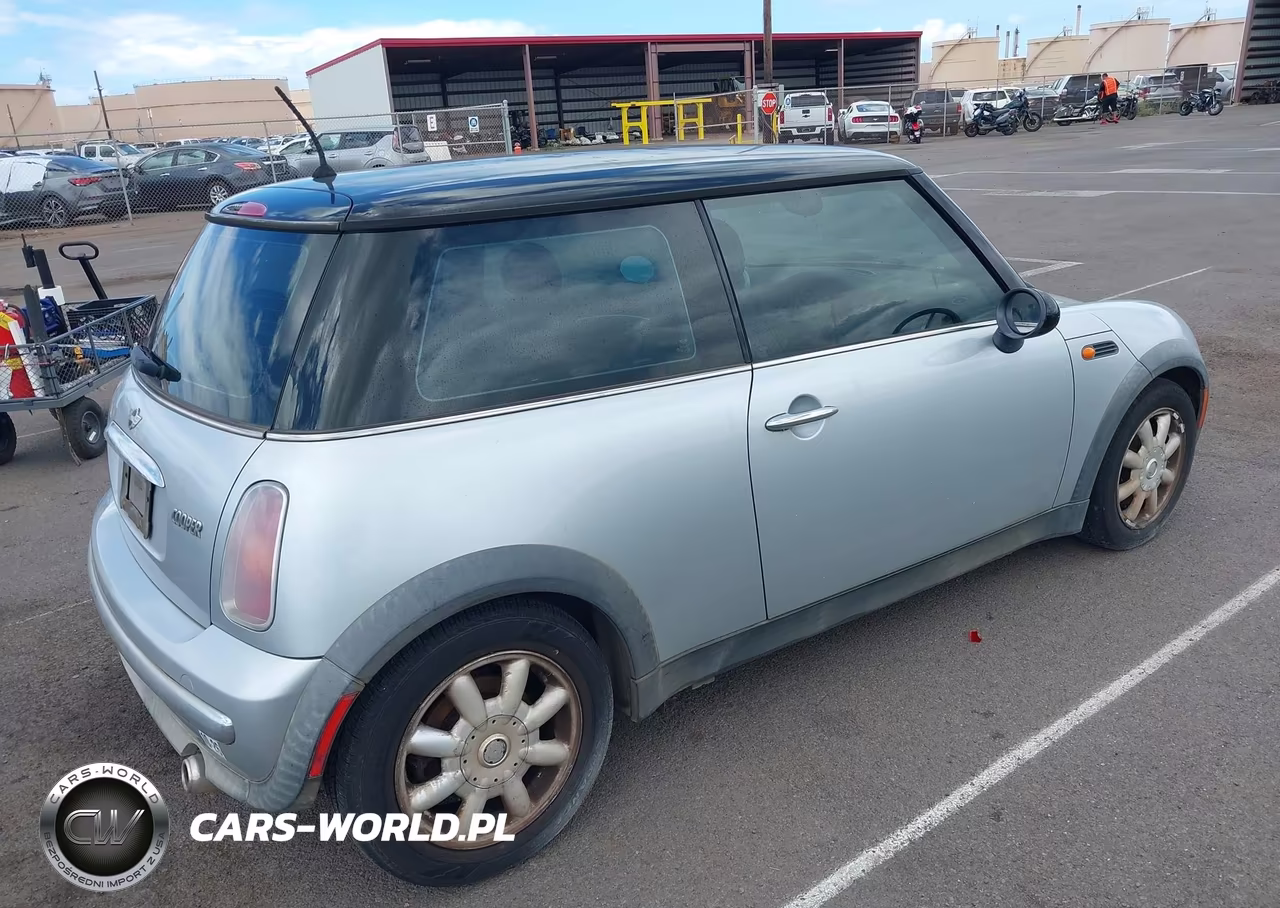 2003 Mini Cooper VIN:WMWRC33423TE15290 - 4