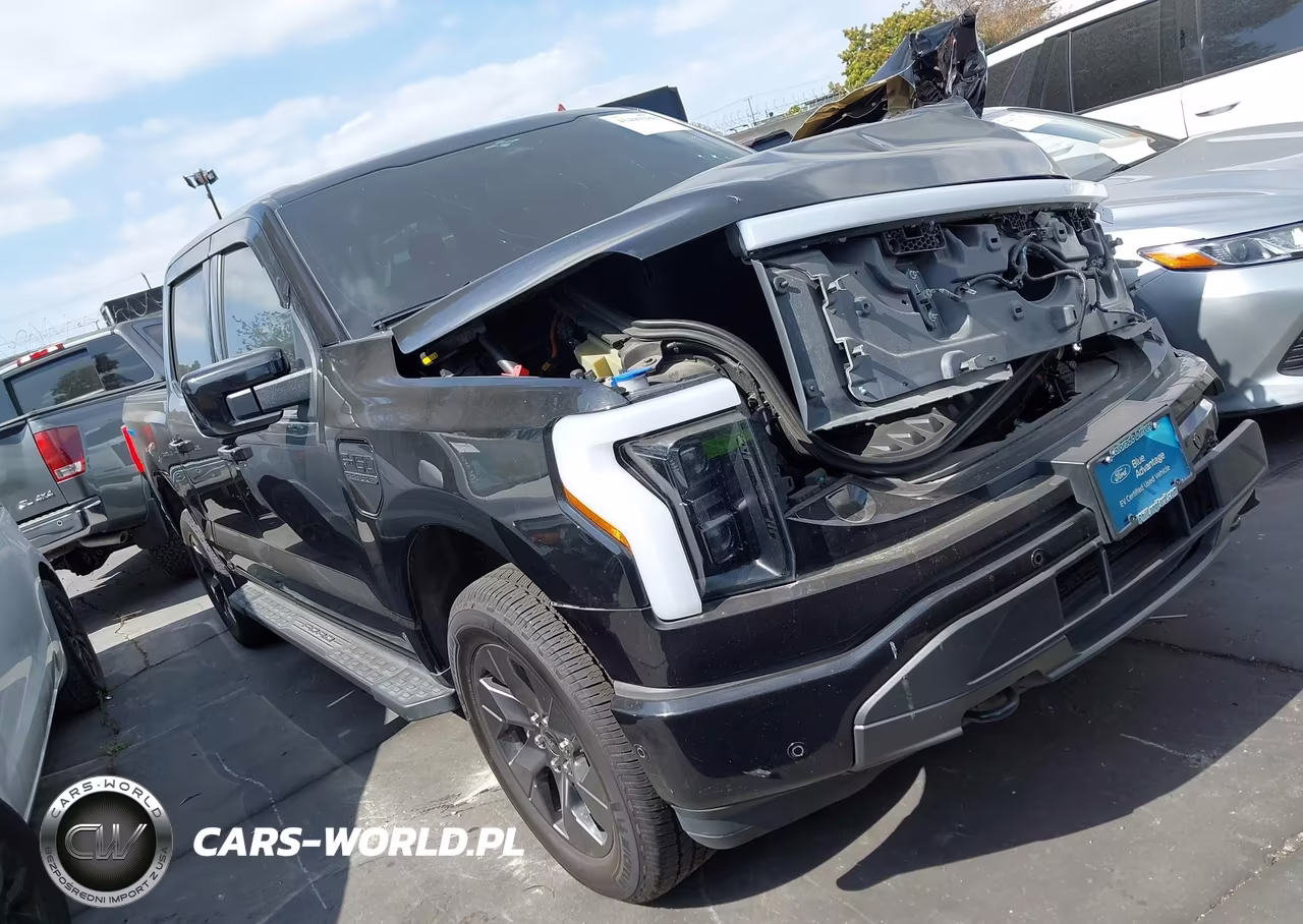 2023 Ford F-150 Lightning Lariat – zdjęcie 1 z 18
