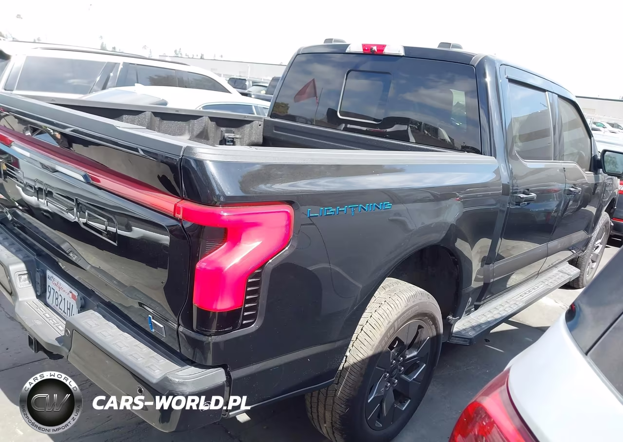 2023 Ford F-150 Lightning Lariat VIN:1FT6W1EV6PWG38330 - 4