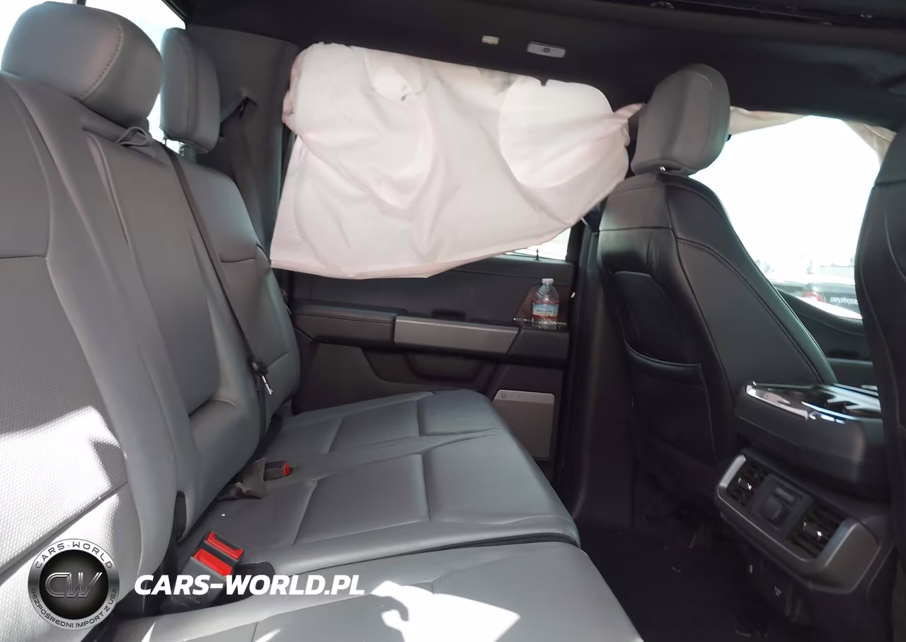 2023 Ford F-150 Lightning Lariat VIN:1FT6W1EV6PWG38330 - 8