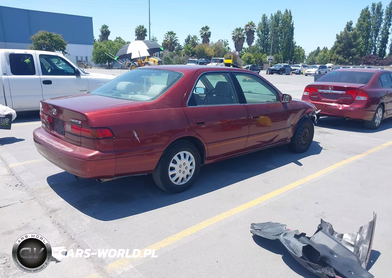 1999 Toyota Camry Le VIN:4T1BG22K1XU471250 - 4